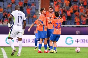 开云注册-足总杯赛后走向成谜，武汉三镇绝杀压哨，媒体盛赞，轮换策略成焦点(英足总杯历届冠军)