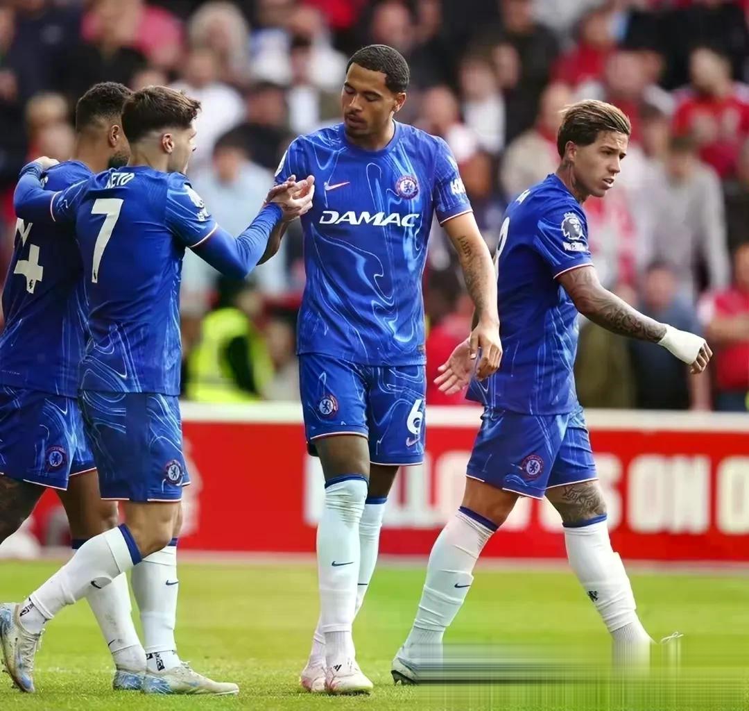 关于赛地聚焦——英超转会期热度飙升，切尔西官宣签约，压力陡增，身体对抗强度拉满的信息