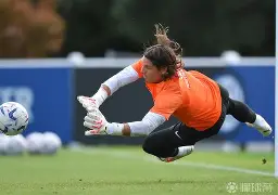 包含AC米兰发布备战花絮；赛前远射贴柱；亚冠任务艰巨；团队化学反应显著的词条