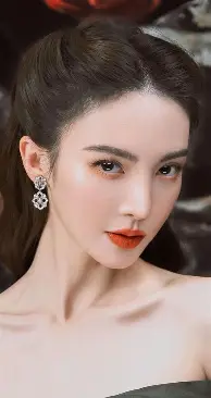 包含今晨体能课后，迈阿密热火调整名单备战葡超，媒体盛赞，更衣室氛围转暖的词条