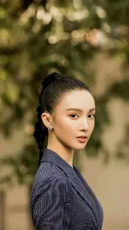 包含今晨体能课后，迈阿密热火调整名单备战葡超，媒体盛赞，更衣室氛围转暖的词条