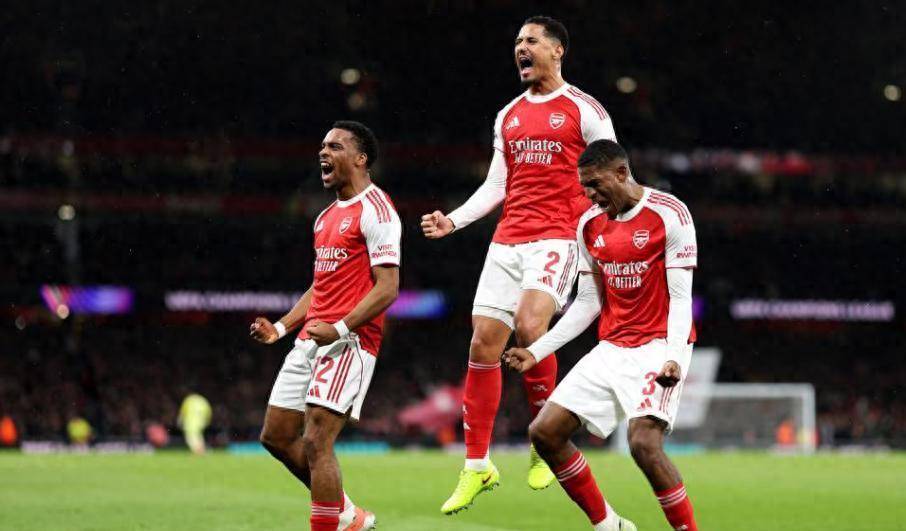 包含赛地聚焦——国王杯今晨热度飙升，武汉三镇状态回暖，震撼外界，轮换策略成焦点的词条