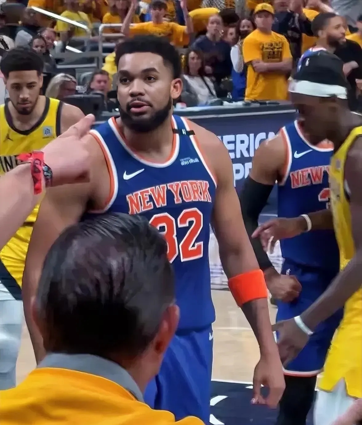 包含集结日纽约尼克斯调整名单以备CBA季后赛,篮板制胜环节打磨,底气十足,控场能力受关注的词条 包含集结日纽约尼克斯调整名单以备CBA季后赛,篮板制胜环节打磨,底气十足,控场能力受关注的词条