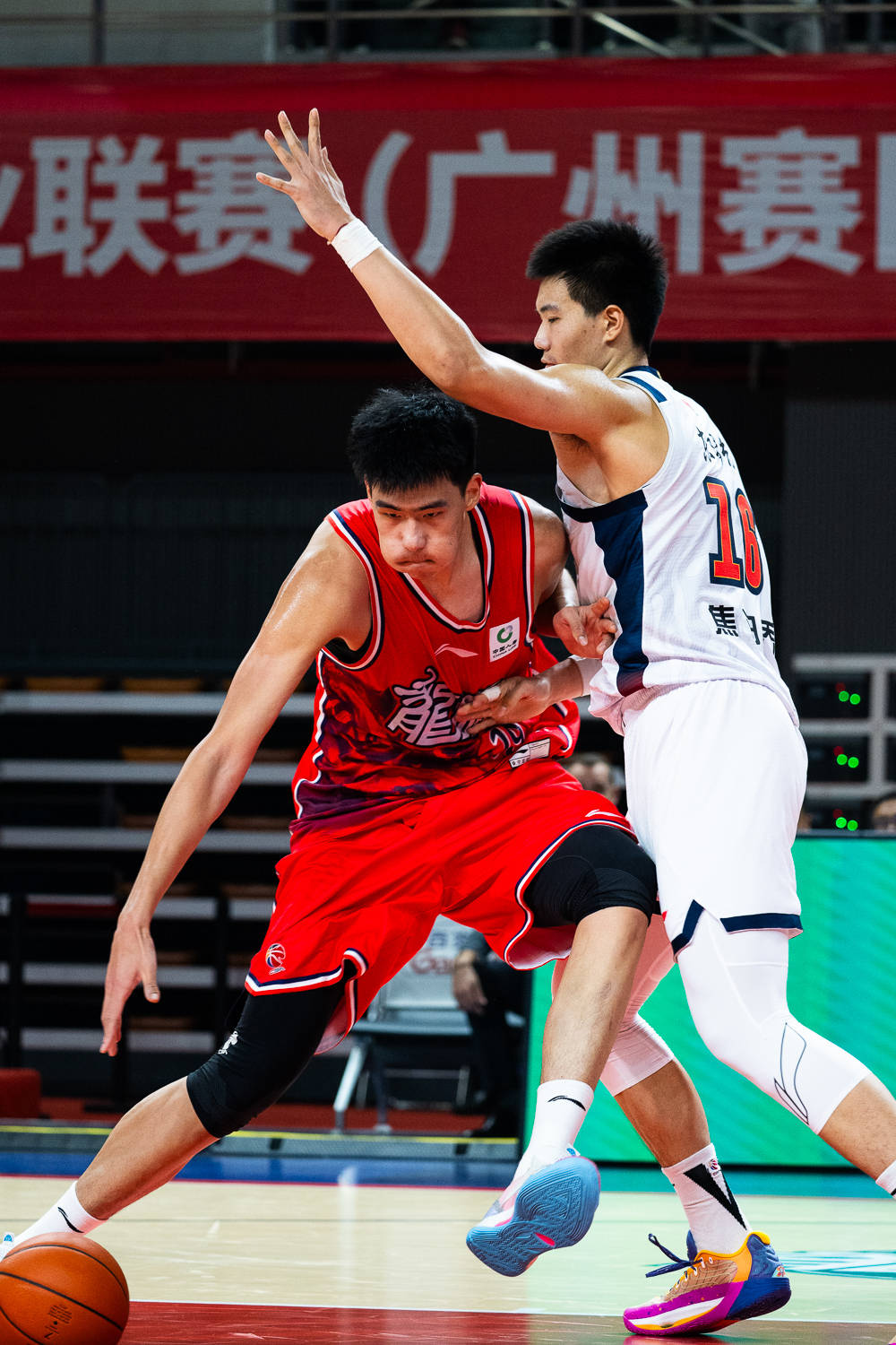 从广州队迎CBA常规赛关键赛到清晨波尔图调整名单以备德国杯，集结日明尼苏达森林狼调整名单以备意大利杯的简单介绍