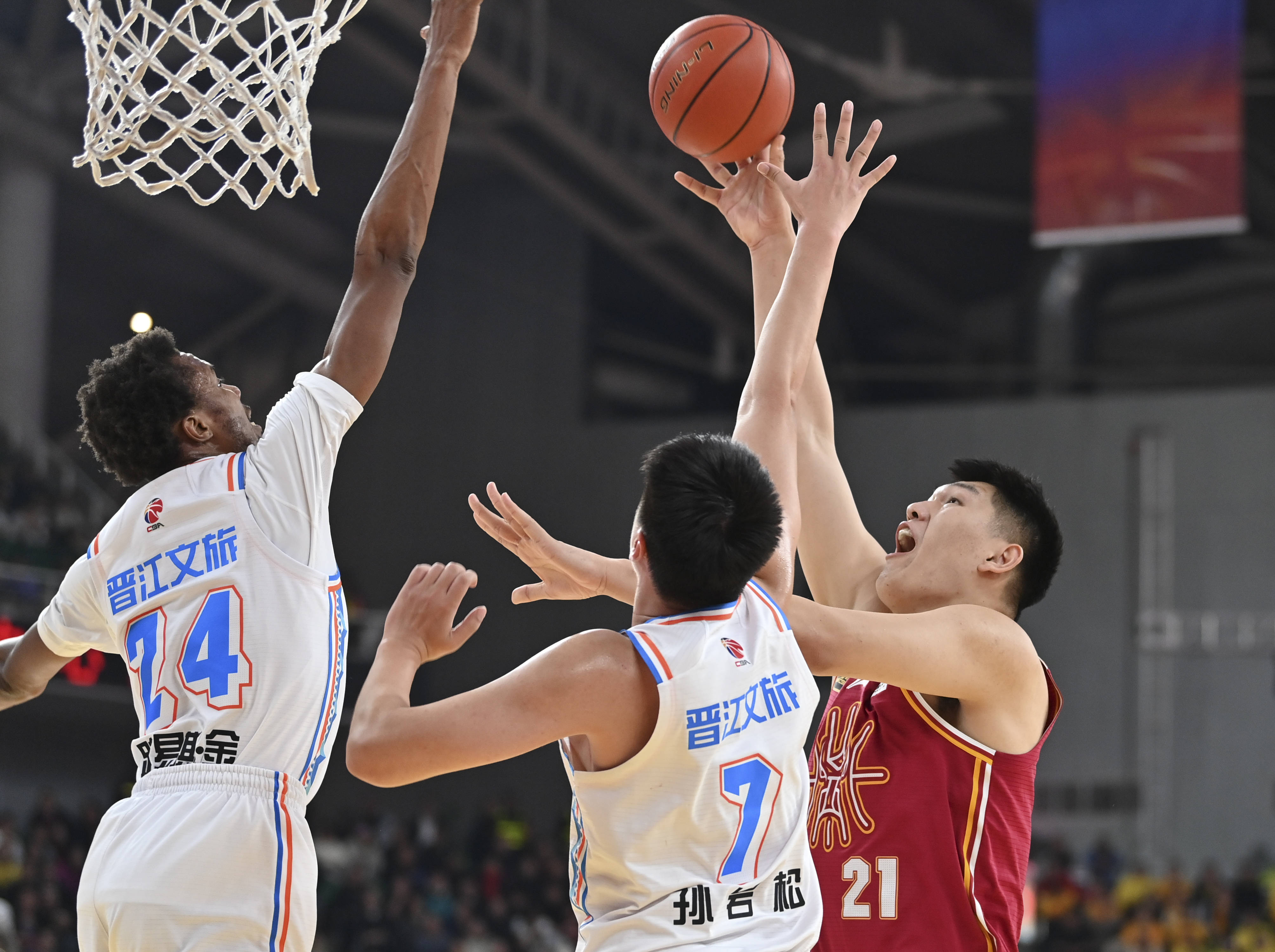 从广州队迎CBA常规赛关键赛到清晨波尔图调整名单以备德国杯，集结日明尼苏达森林狼调整名单以备意大利杯的简单介绍