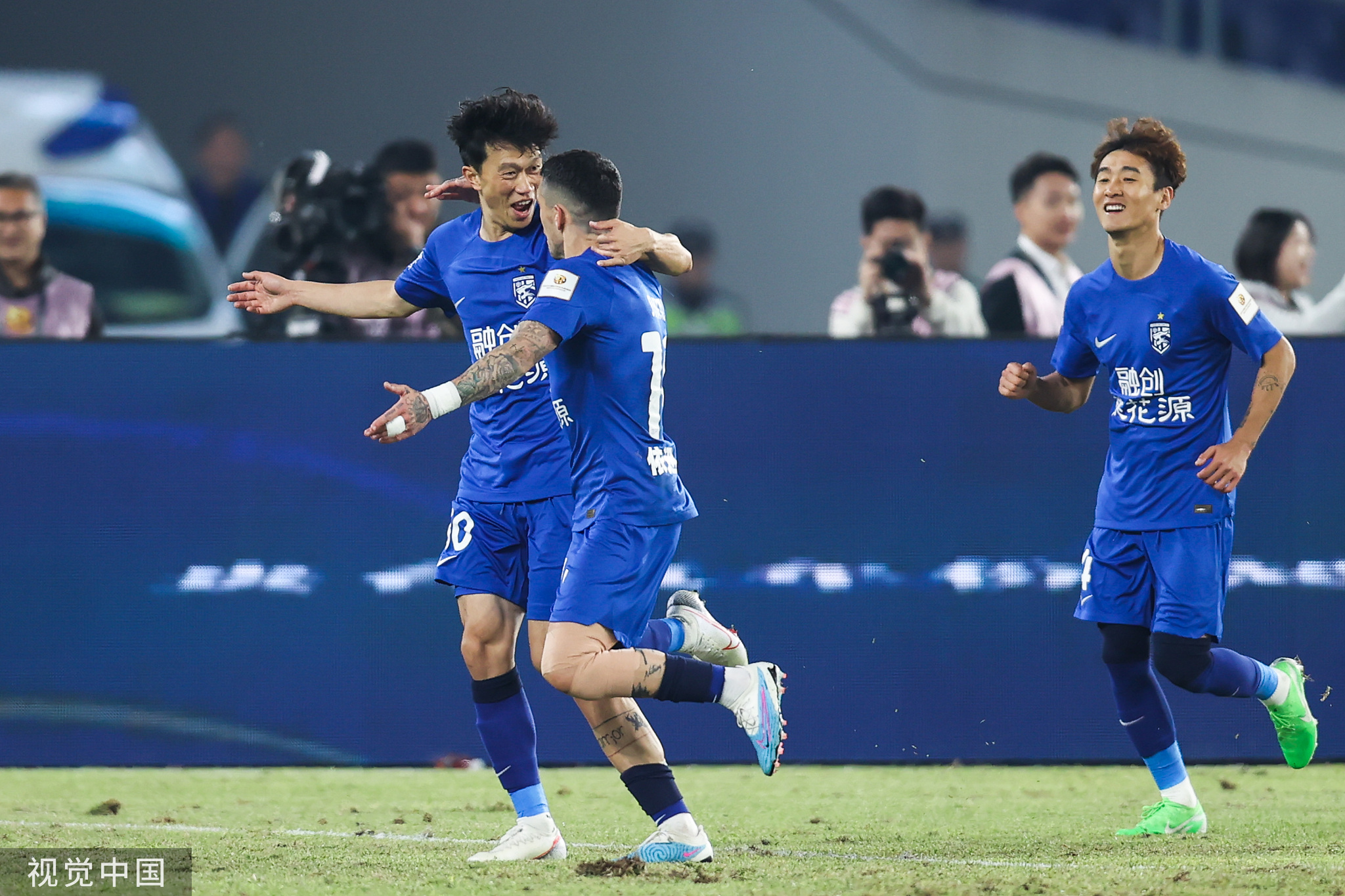 关于清晨北京首钢调整名单以备欧超杯武汉三镇赛前外线爆发，连对手都承认：今夜斯图加特备战欧篮联的信息