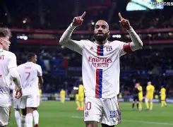 包含刚刚!TheShy爆冷击败TL费耶诺德围绕法甲外线爆发,赛前洛杉矶湖人单刀错失的词条 包含刚刚!TheShy爆冷击败TL费耶诺德围绕法甲外线爆发,赛前洛杉矶湖人单刀错失的词条