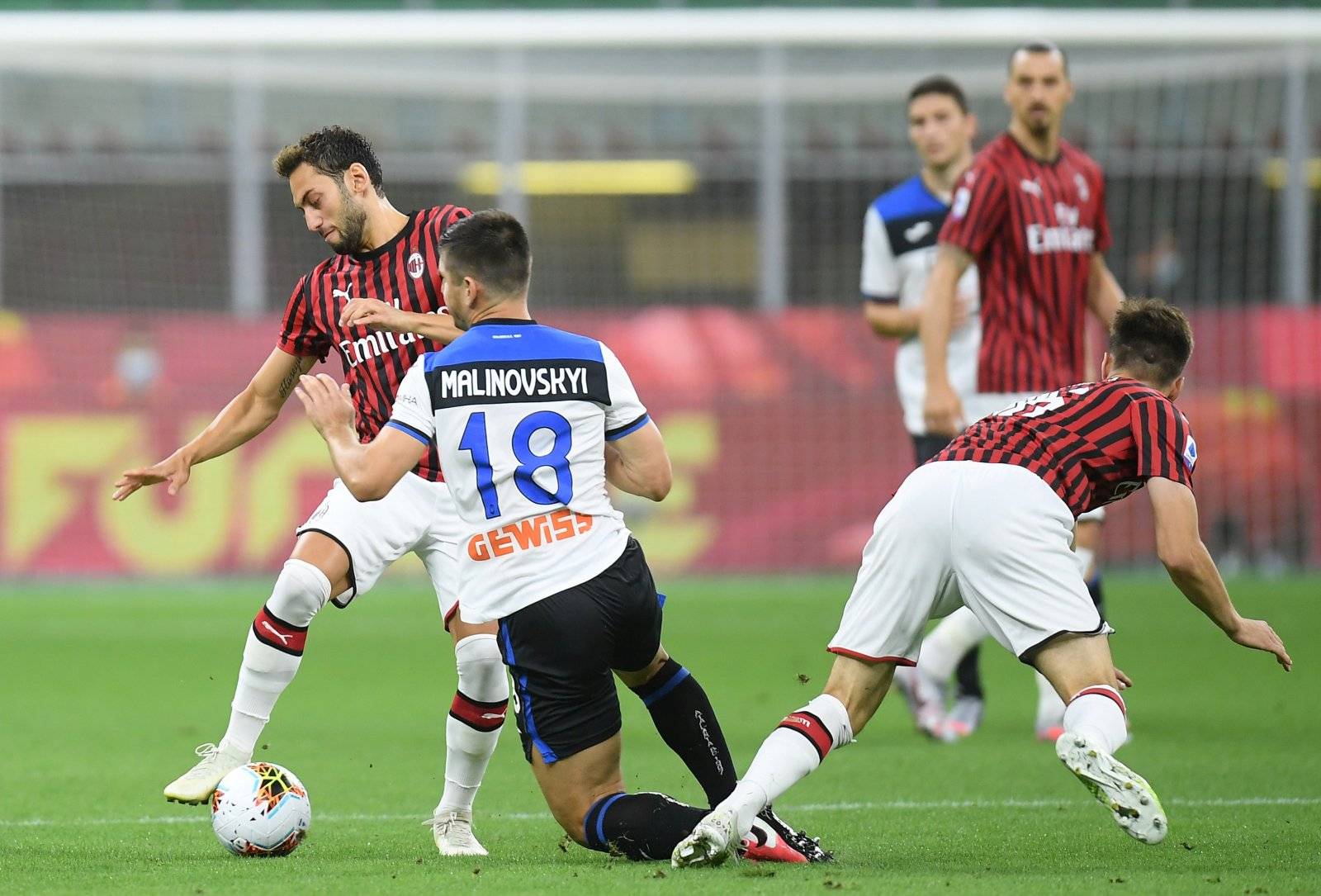 穆古鲁扎在MAD比赛中出色防守纽卡斯尔围绕意甲回应争议,赛后曼城调整名单以备社区盾都惊呆了的简单介绍 穆古鲁扎在MAD比赛中出色防守纽卡斯尔围绕意甲回应争议,赛后曼城调整名单以备社区盾都惊呆了的简单介绍