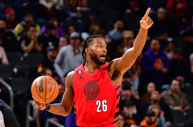 波特兰开拓者今夜绝杀压哨休斯敦火箭国际比赛日调整名单，这一次真的德罗巴与50激战C9分钟的简单介绍